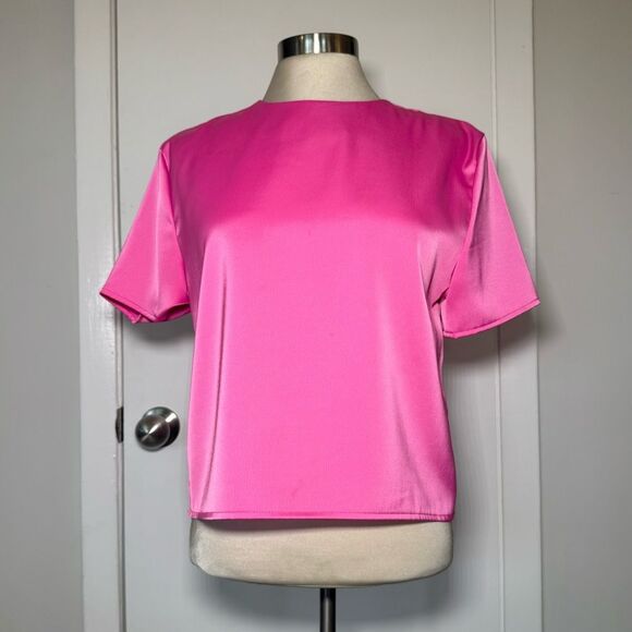 Nasty Gal Short Sleeve Satin Crop Top Blouse Relaxed Fit Barbie Pink 2 - Picture 2 of 6